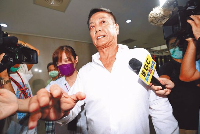 立委集體收賄案扯出案外案，前立委張碩文30萬元交保（見圖）。（黃世麒攝）