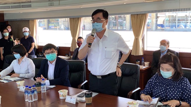 高市前副市长李四川（中）。（资料照/柯宗纬摄）