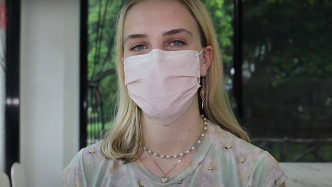 来自纽西兰的正妹Ella表示，她刚到台湾就直奔便利商店，对台湾便利商店的密集度、方便度讚嘆不已。（图／翻摄自不要闹工作室YouTube）