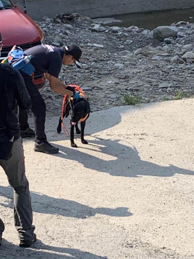 台中滷味摊枪击案进入第4天，警方大规模搜山追缉凶嫌，仍无所获。（警方提供／陈淑娥台中传真）