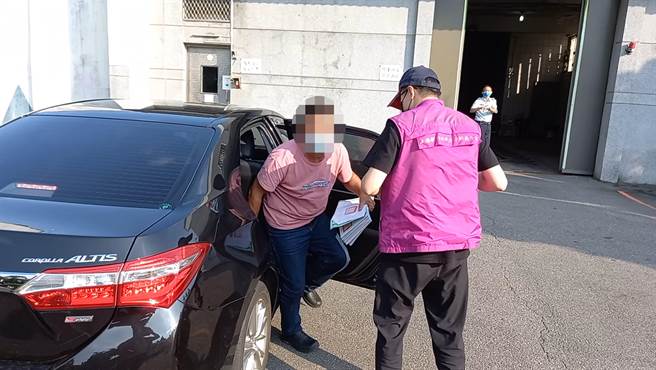 張男涉嫌逃漏稅又脫產規避強制執行，遭法院裁定管收3個月。（行政執行署新北分署提供）