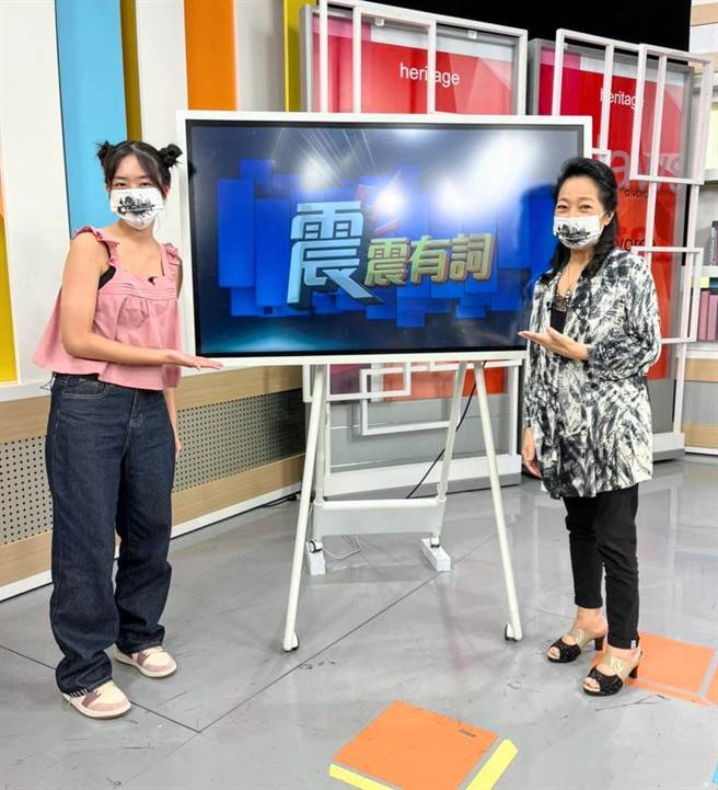 沛小岚（右）透露开拍第一场戏就感觉身体不适。（和展影视提供）