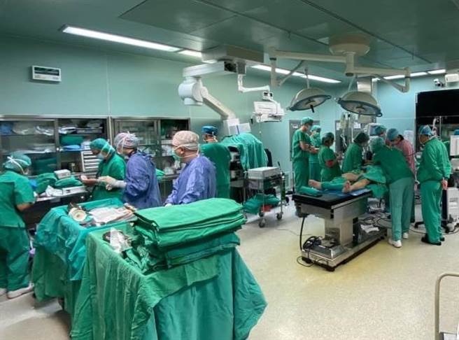 主動脈瓣膜置換手術由大千跨科團隊共同合作，為有需求的病人提供專業服務。（大千醫院提供／李京昇苗栗傳真）