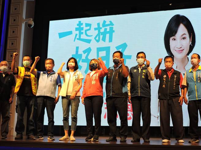 柯志恩出席大寮、林园区高雄提名同志介绍会。（洪靖宜摄）