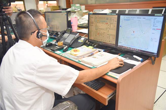 南投縣消防局119報案專線，近一個月來接獲上百通謊（誤）報電話，讓消防隊員不堪其擾。（南投縣政府提供）