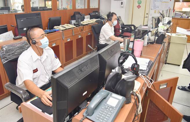 南投縣消防局119報案專線，近一個月來接獲上百通謊（誤）報電話，讓消防隊員不堪其擾。（南投縣政府提供）