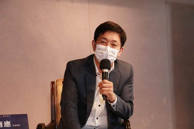 基隆市长参选人蔡适应表示，北北基桃可以透过交通建设，缩小城乡差距、减轻房价负担。（立委蔡适应提供／陈彩玲基隆传真）