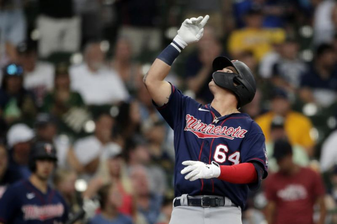 双城队Jose Miranda击出全垒打。（美联社）