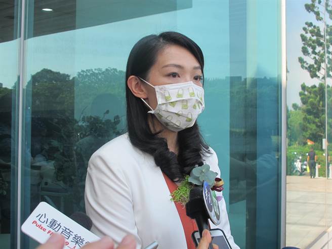 民眾党新竹市长参选人高虹安在脸书发文，明年WBC台湾官方热身赛，先前已争取到新竹棒球场作为第一优先评估场地，但如今球场惨况恐让计划泡汤。资料照。（王惠慧摄）