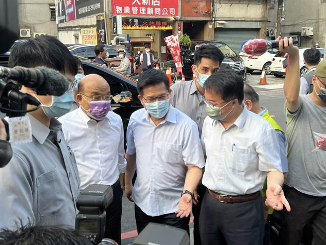 林佳龙今邀苏贞昌到板桥知名油库口麵线餐叙。（王扬杰摄）