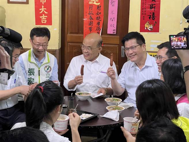 林佳龙今邀苏贞昌到板桥知名油库口麵线餐叙。（王扬杰摄）