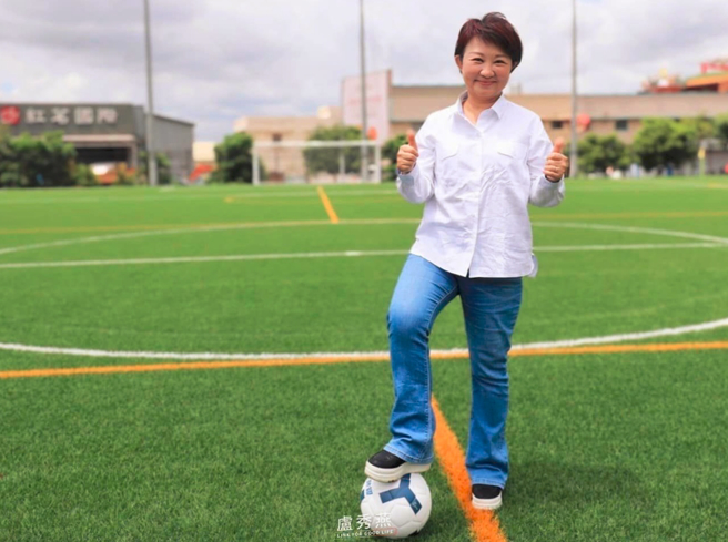 盧秀燕鼓勵台中運動員從小發展，用「國民中小學運動代表隊運動傷害防護計畫」當選手後盾。（圖／取自盧秀燕臉書）