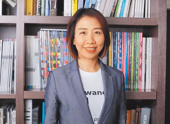 民進黨發言人李妍慧表示，論文事件已變成政治操作，她不忍學校受傷害，已於21日的董事會上向董事報告去意，並於22日正式辭職生效。（李妍慧提供／陳育賢新竹傳真）