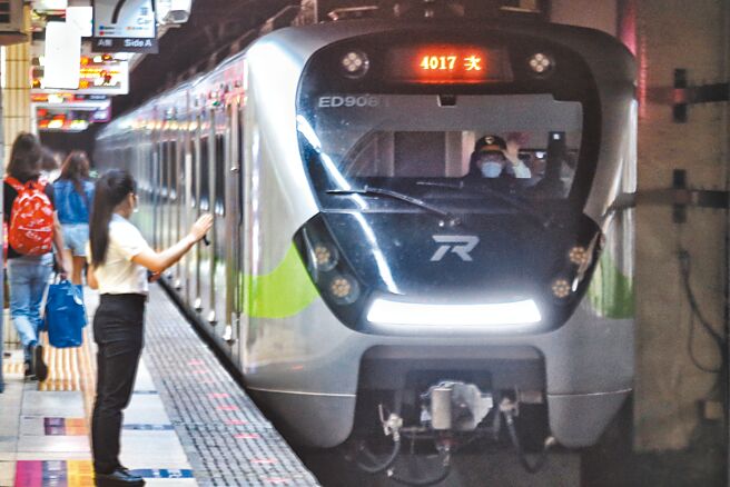 台铁劳资协商公司化相关子法议题，昨进行第5次会议，台铁企业工会不满资方不愿对员工福利给出承诺，愤而退出会议。（本报资料照片）