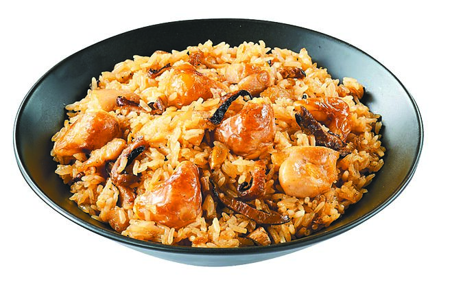 全聯菱角麻油雞肉米糕，119元。（全聯提供）