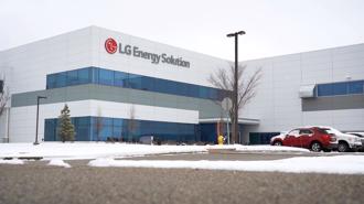 LG 要和寧德時代搶生意  計畫 2023 年在中國工廠生產磷酸鐵鋰電池