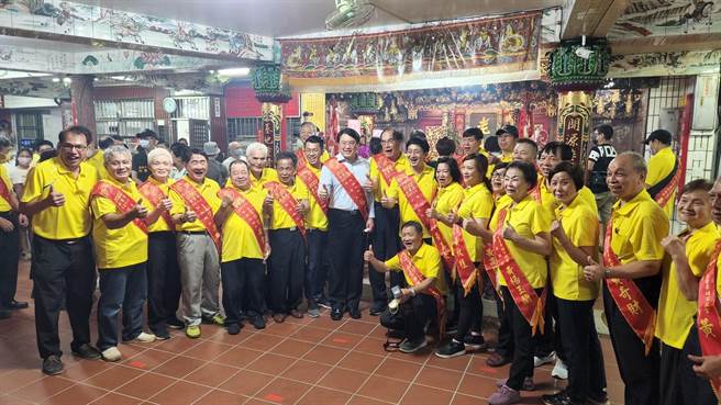 22022壬寅年雞籠中元祭邁入第168年，28日深夜11時30分在基隆開基老大公廟舉行「開燈夜」儀式。（陳彩玲攝）