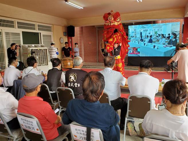 「蓉台道教文化云端交流活动」，云林县这端表演舞狮。（周丽兰摄）