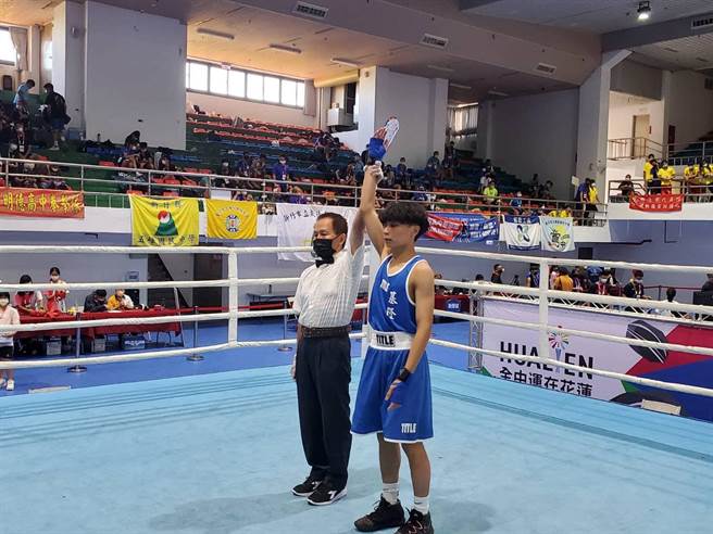 国立基隆高中陈昱辰只练拳击7个月，便在今年的全中运夺得铜牌。（国立基中提供／张志康基隆传真）