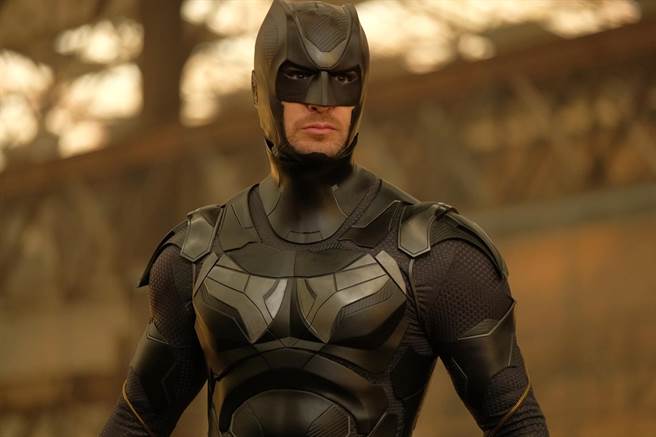 《蝙狐俠：英雄覺醒》由喜劇男星菲力普拉紹自導自演。（車庫提供）