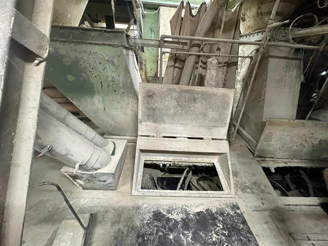 一名男勞務工被發現掉入台糖畜殖事務部的豬飼料桶內身亡。（台南市消防局提供／程炳璋台南傳真）