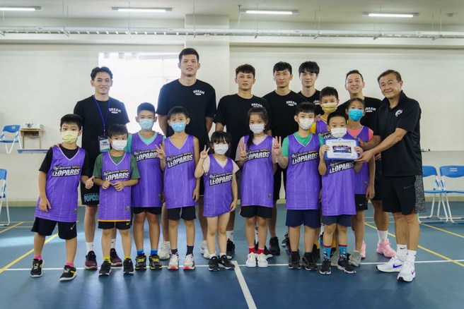 擁豹夢想夏令營今天宣告落幕。(桃園雲豹提供)