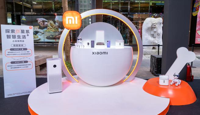 体验者可在「萌宠星球」以「Xiaomi智慧宠物喂食器」与萌宠互动。（小米提供）
