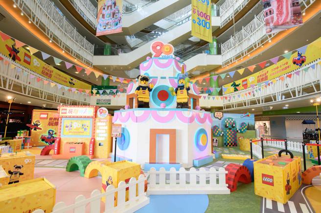 乐高庆90周年 高雄梦时代打造乐园