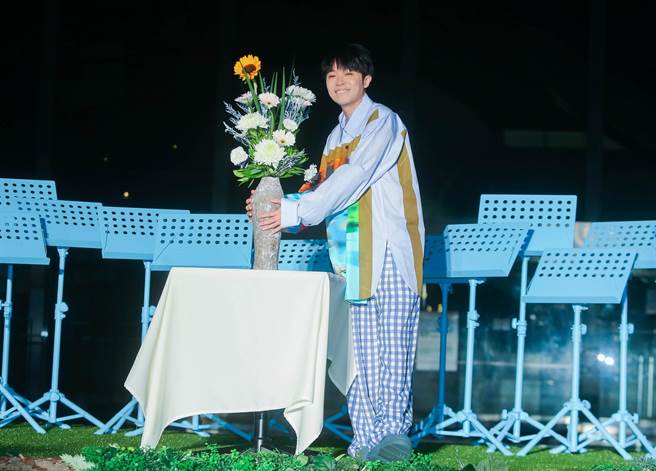 吴青峰在臺北市立美术馆举办MV首映活动。（粘耿豪摄）