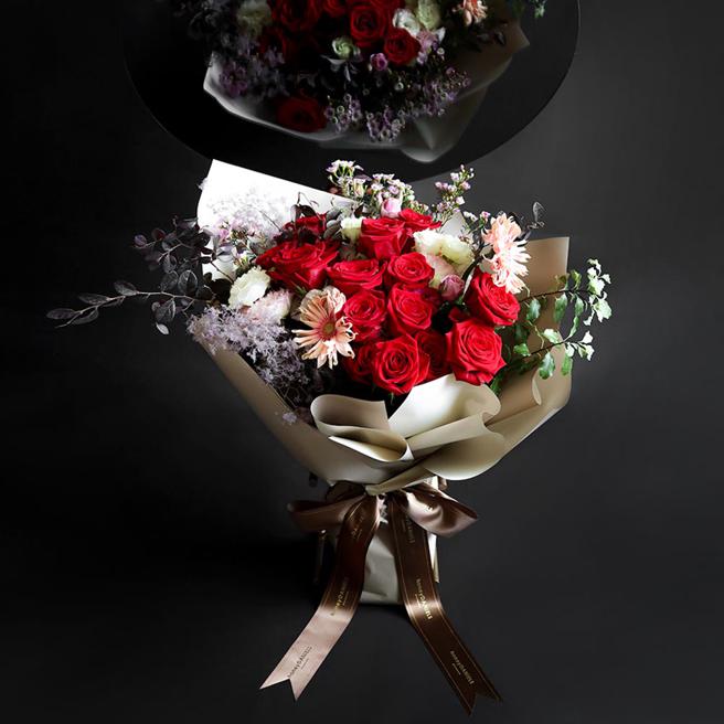 天琴座 Lyra花束，4500元。（honeyDANIELS Florist丹尼爾花藝提供）