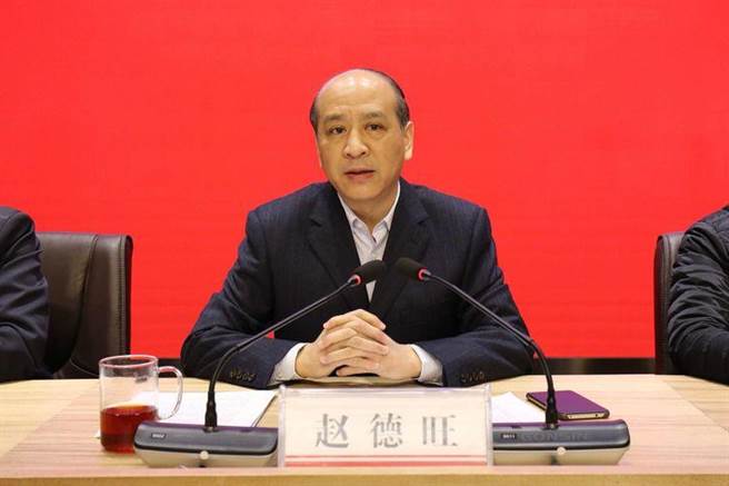 河南村镇银行弊案究责，央行郑州中心支行金融稳定处处长赵德旺（如图）等3名金融监管官员同日被查。（中国人行洛阳支行资料照）