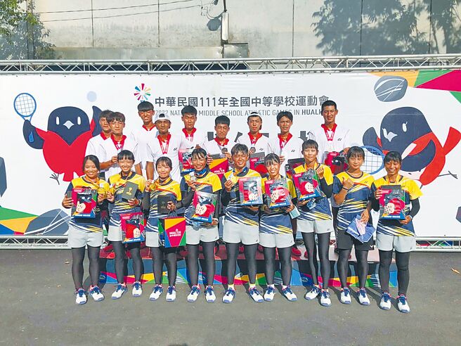 111年全中運，台中市代表隊榮獲120金，成績相當亮麗。（台中市教育局提供／陳淑娥台中傳真）