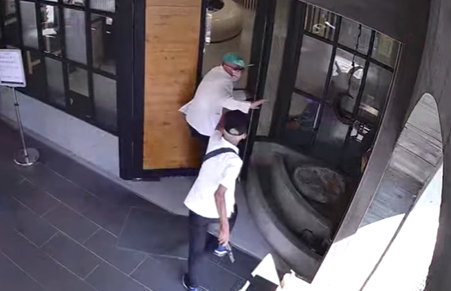 台中隨機砍人！好心藥師遭遊民割臉 民眾怒： 前一天才送他食物。(記者爆料網提供)