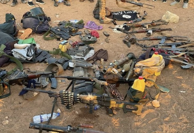 联合安全部队和衣索比亚空军联合进行了清理行动，并摧毁了的武器和补给据点。（Twitter）