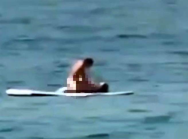 一段影片注明垦丁白砂海域上演活春宫，但影片模糊，增加追查难度。(摘自黑色豪门企业)