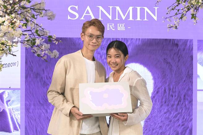 高市青年局特别邀请Youtuber情侣檔「眾量级CROWD」抢先体验。（柯宗纬翻摄）