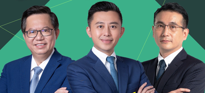 民进党桃园市长参选人林智坚（中）今（30）日宣布初步竞选架构，除市长郑文灿（左）担任主委，立委郑运鹏（右）担任总干事。（取自林智坚脸书）