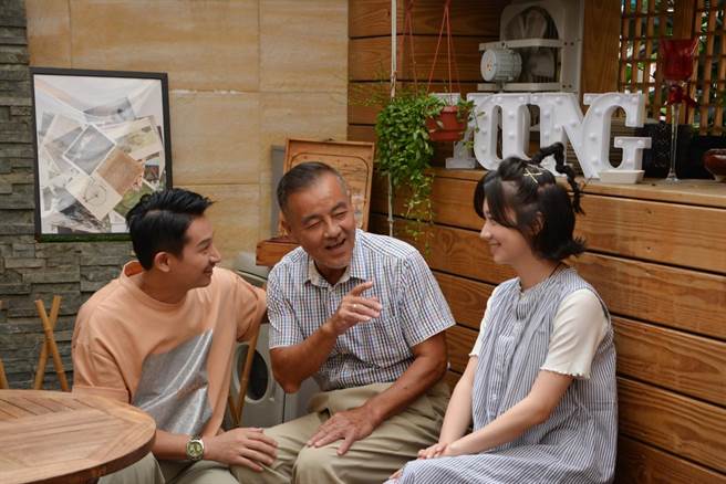 Darren（左起）、龙天翔、傅小芸分享拍戏趣事。（华视提供）