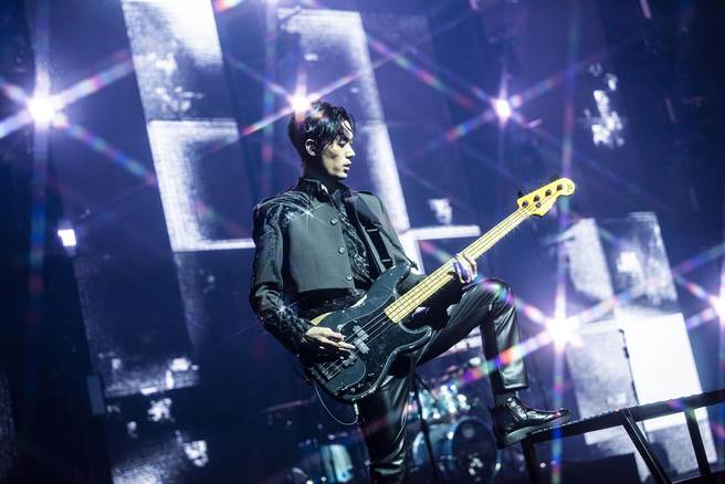 TRASH出道13年今晚首办大型演唱会。（华纳音乐提供）