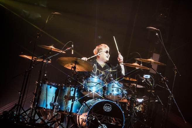 TRASH出道13年今晚首办大型演唱会。（华纳音乐提供）