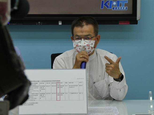 重启核四公投案去年底遭遇挫败，国民党立委赖士葆今年初审查经济部年度预算时提出「处理核四公投后的资产归零」主决议案，获朝野共识，经济部须自今年起开始核四报废作业。但审计部调查发现，台电至今未有方案，要求检讨妥处。（周志豪摄）