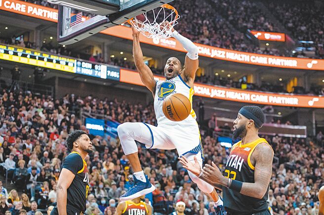 NBA卫冕军勇士希望留住38岁老将伊戈达拉。（美联社）