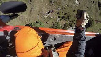 澳洲男攀登奇萊東稜腳傷 空勤直升機吊掛送醫