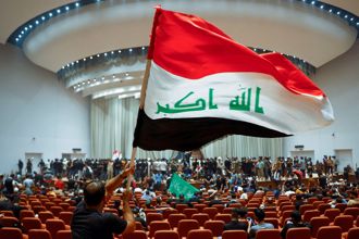 伊拉克群眾占國會 紮營生火泡茶要長期抗爭