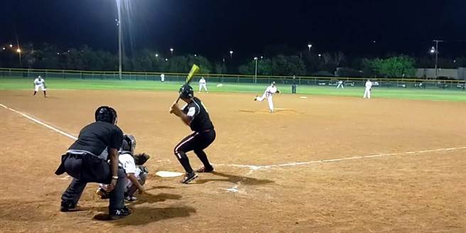 中正棒球小将29日击败中美洲多明尼加强队夺得首胜后，31日再以18比0的佳绩，成功击败地主队美国拉雷多队。