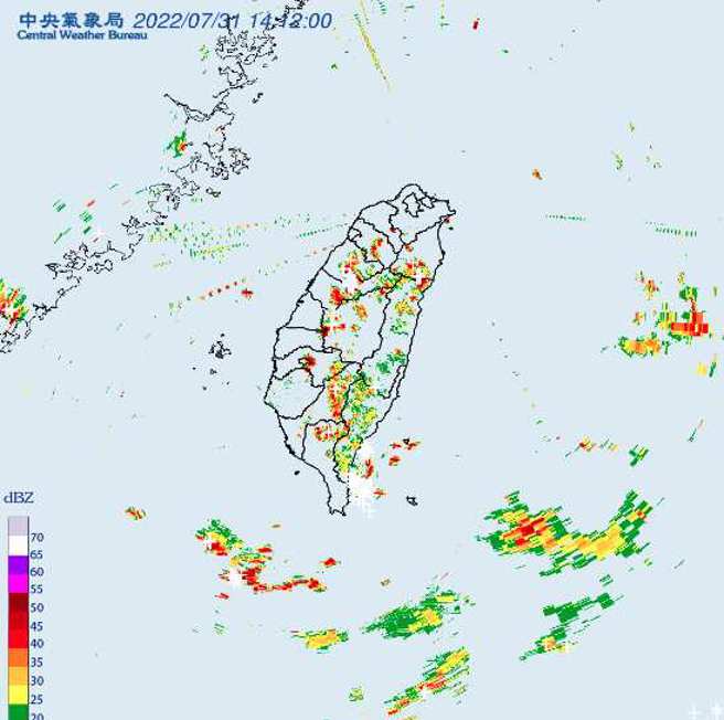 台中、苗栗有大雷雨。(气象局提供)