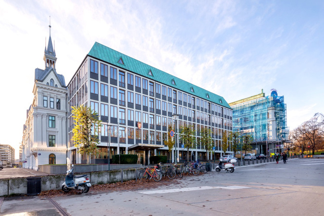 挪威驻俄罗斯领事被拍到飙骂无辜的俄罗斯旅馆人员「我痛恨俄罗斯人」、「你们都很糟」等极端言论，引发俄罗斯外交部扬言做出回应，挪威外交部30日对外交官的行径表示「遗憾」。图为挪威外交部建筑外观。（资料照／shutterstock）