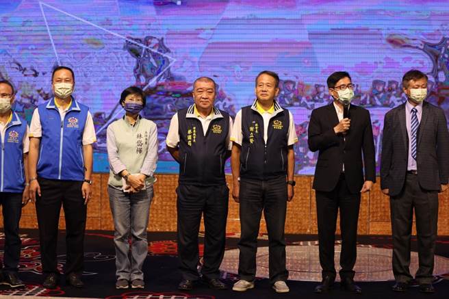 高雄市长陈其迈今则低调出席高雄后宪自强大会，迈团队则驳斥，1周前早敲定好行程，也不会去左右主办单位邀谁。（读者提供）