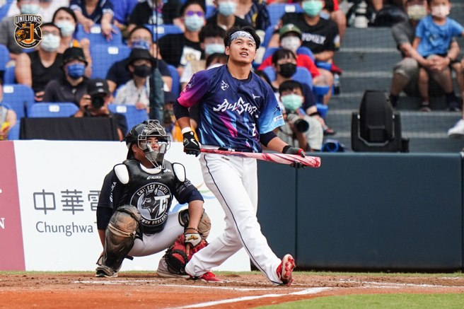 統一獅林子豪決賽敲出9轟，以20歲之齡奪下全壘打大賽冠軍。（統一獅提供）