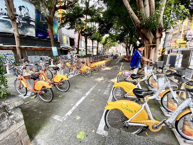 设在台中市逢甲商圈的公共自行车租赁站，是很多学子、游客使用的热门站点。（台中市交通局提供／张亦惠台中传真）
